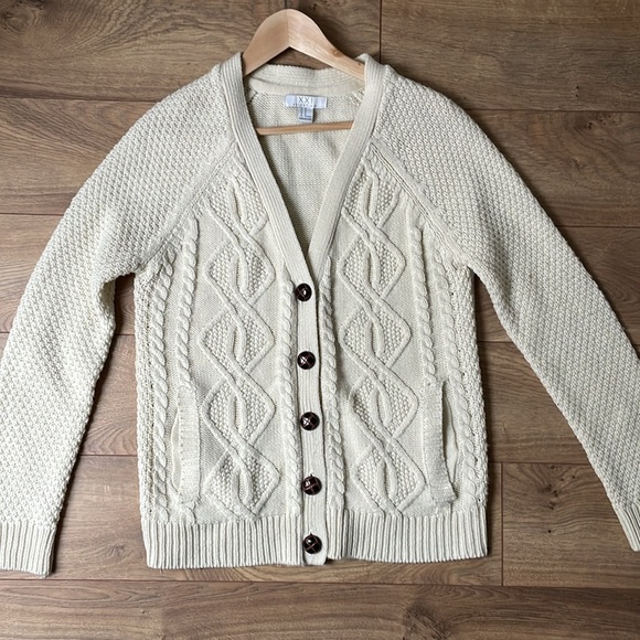 Cream grandpa sweater - Picture 9 of 12